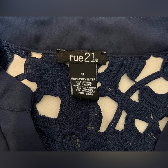 Rue 21 navy blue high low blouse with lace inlays around shoulders and back! - Picture 7 of 12